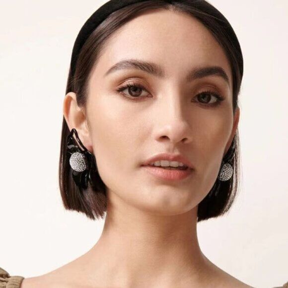 Brand New. Lele Sadoughi Crystal Azalea Statement Earrings - Picture 2 of 13